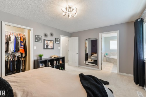 8504 16A Avenue, Edmonton, AB - Indoor Photo Showing Bedroom