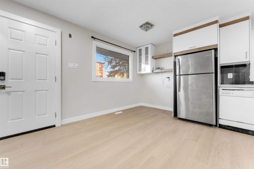 16115 100A Avenue, Edmonton, AB - Indoor Photo Showing Kitchen