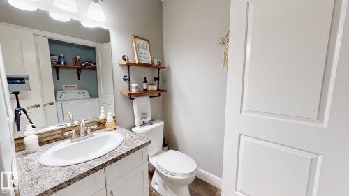 4129 43 Avenue, Drayton Valley, AB - Indoor Photo Showing Bathroom