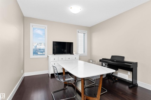 3856 Agar Green, Edmonton, AB - Indoor
