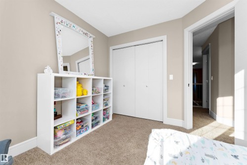 3856 Agar Green, Edmonton, AB - Indoor Photo Showing Bedroom