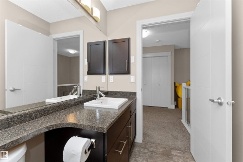 3856 Agar Green, Edmonton, AB - Indoor Photo Showing Bathroom