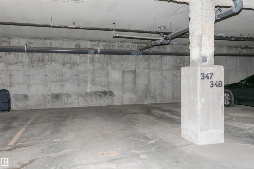 332 5151 Windermere Boulevard, Edmonton, AB - Indoor Photo Showing Garage