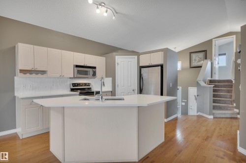 14047 136 Street, Edmonton, AB - Indoor Photo Showing Kitchen