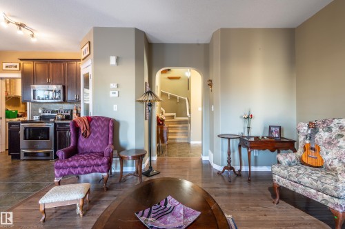 3 Elista Crest, St. Albert, AB - Indoor Photo Showing Living Room