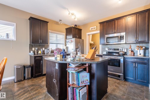 3 Elista Crest, St. Albert, AB - Indoor Photo Showing Kitchen