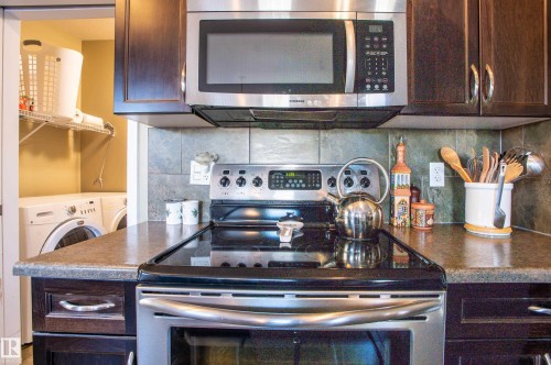 3 Elista Crest, St. Albert, AB - Indoor Photo Showing Kitchen