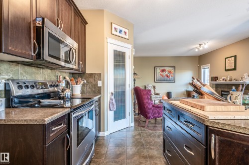 3 Elista Crest, St. Albert, AB - Indoor Photo Showing Kitchen