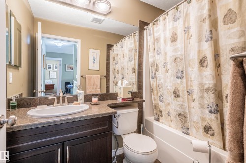 3 Elista Crest, St. Albert, AB - Indoor Photo Showing Bathroom