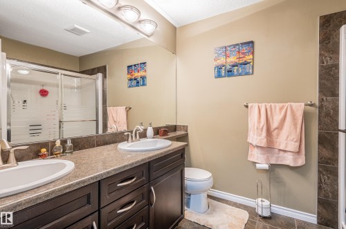 3 Elista Crest, St. Albert, AB - Indoor Photo Showing Bathroom
