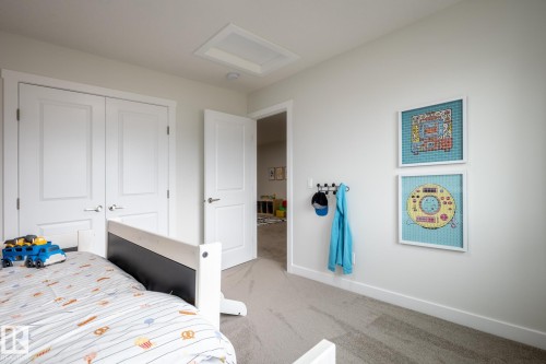 86 Gladstone Bend, Spruce Grove, AB - Indoor Photo Showing Bedroom