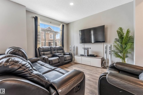 57 2215 24 Street, Edmonton, AB - Indoor Photo Showing Living Room