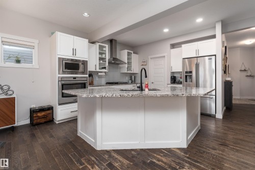 9715 205 Street, Edmonton, AB - Indoor Photo Showing Kitchen With Upgraded Kitchen