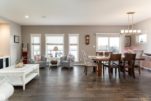 9715 205 Street, Edmonton, AB - Indoor