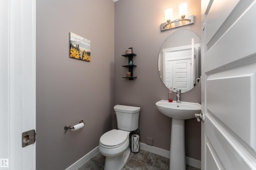 9715 205 Street, Edmonton, AB - Indoor Photo Showing Bathroom