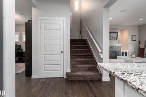 9715 205 Street, Edmonton, AB - Indoor