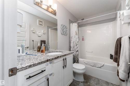 9715 205 Street, Edmonton, AB - Indoor Photo Showing Bathroom