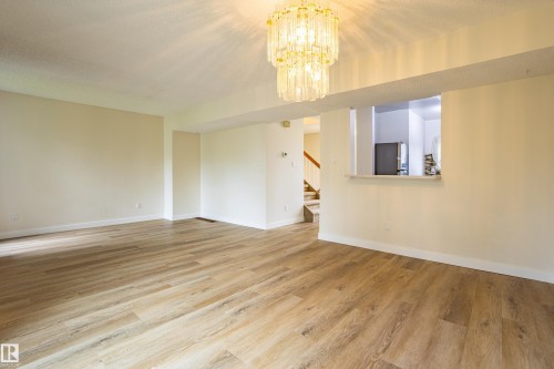 5388 38A Avenue, Edmonton, AB - Indoor Photo Showing Other Room