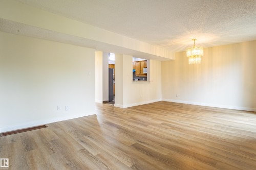 5388 38A Avenue, Edmonton, AB - Indoor Photo Showing Other Room