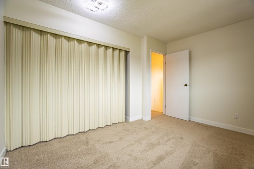 5388 38A Avenue, Edmonton, AB - Indoor Photo Showing Other Room