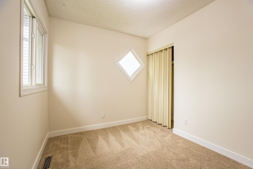 5388 38A Avenue, Edmonton, AB - Indoor Photo Showing Other Room