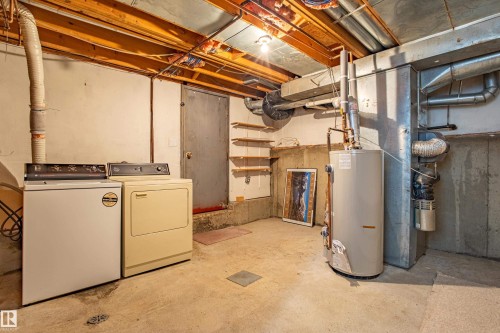 5388 38A Avenue, Edmonton, AB - Indoor