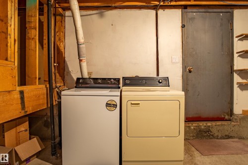 5388 38A Avenue, Edmonton, AB - Indoor