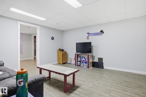 15331 104 Avenue, Edmonton, AB - Indoor Photo Showing Other Room