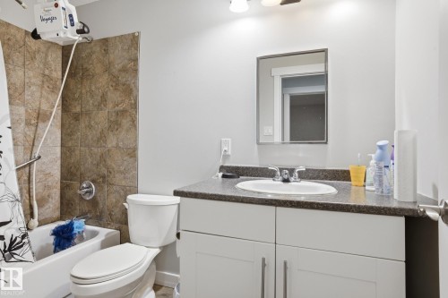 15331 104 Avenue, Edmonton, AB - Indoor Photo Showing Bathroom