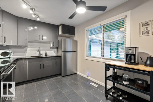 66 Forest Grove, St. Albert, AB - Indoor Photo Showing Kitchen