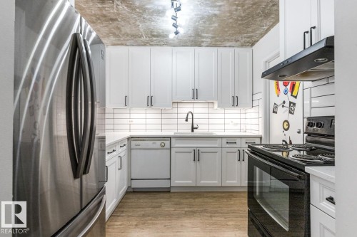 701 10011 123 Street, Edmonton, AB - Indoor Photo Showing Kitchen With Upgraded Kitchen
