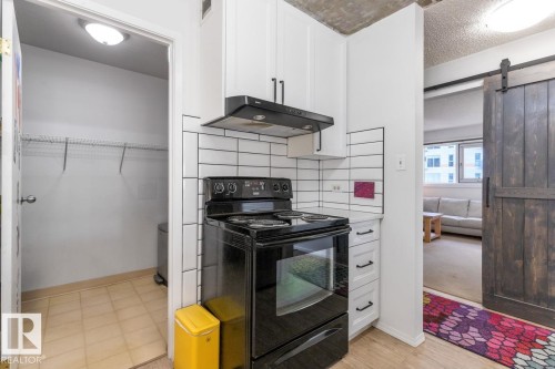 701 10011 123 Street, Edmonton, AB - Indoor Photo Showing Kitchen