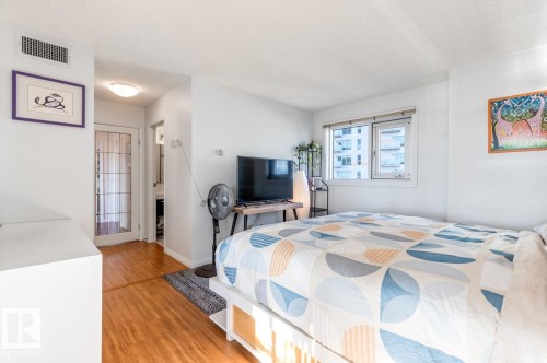 701 10011 123 Street, Edmonton, AB - Indoor Photo Showing Bedroom