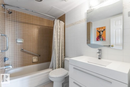 701 10011 123 Street, Edmonton, AB - Indoor Photo Showing Bathroom