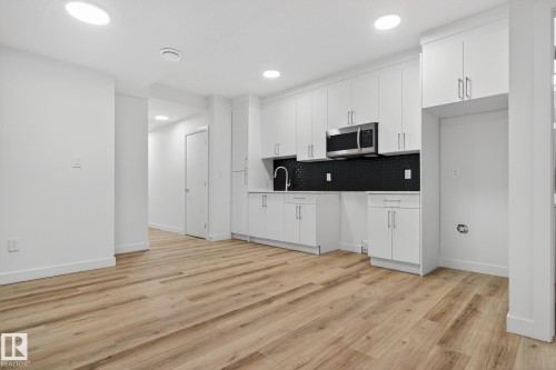 11927 90 Street, Edmonton, AB - Indoor Photo Showing Kitchen