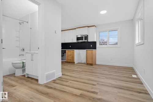 11927 90 Street, Edmonton, AB - Indoor