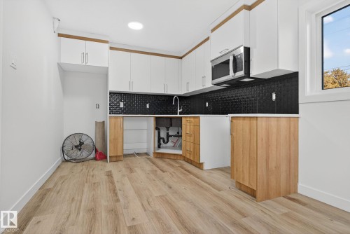 11927 90 Street, Edmonton, AB - Indoor