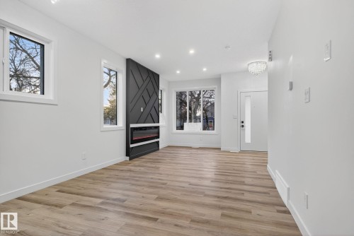 11927 90 Street, Edmonton, AB - Indoor Photo Showing Other Room