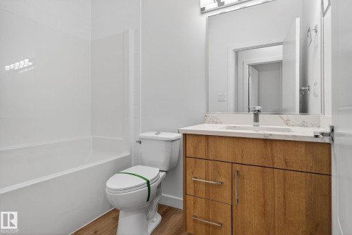 11927 90 Street, Edmonton, AB - Indoor Photo Showing Bathroom