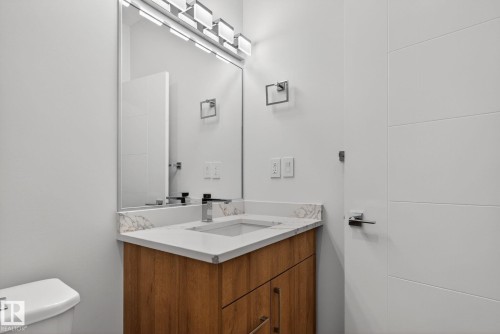 11927 90 Street, Edmonton, AB - Indoor Photo Showing Bathroom
