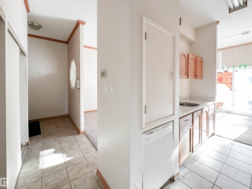 101 10140 120 Street, Edmonton, AB - Indoor Photo Showing Kitchen