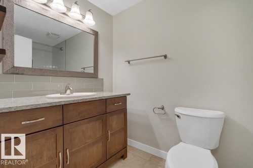 3317 139 Avenue, Edmonton, AB - Indoor Photo Showing Bathroom