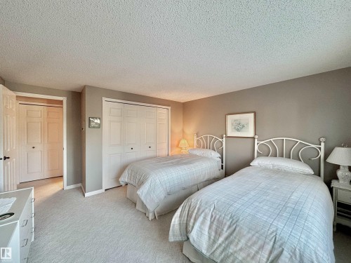 1057 109 Street, Edmonton, AB - Indoor Photo Showing Bedroom
