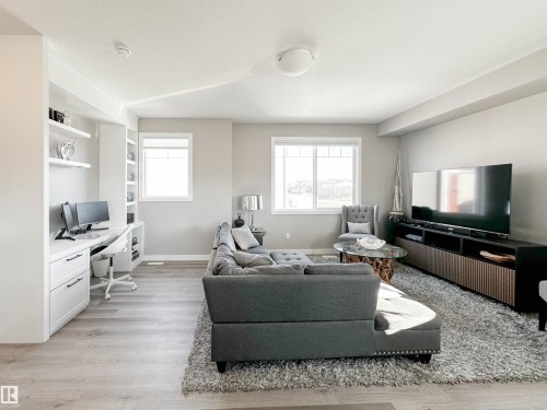 13 13139 205 Street, Edmonton, AB - Indoor Photo Showing Living Room