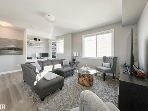 13 13139 205 Street, Edmonton, AB - Indoor Photo Showing Living Room