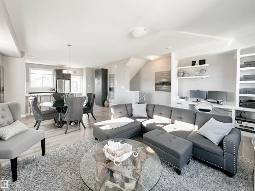 13 13139 205 Street, Edmonton, AB - Indoor Photo Showing Living Room