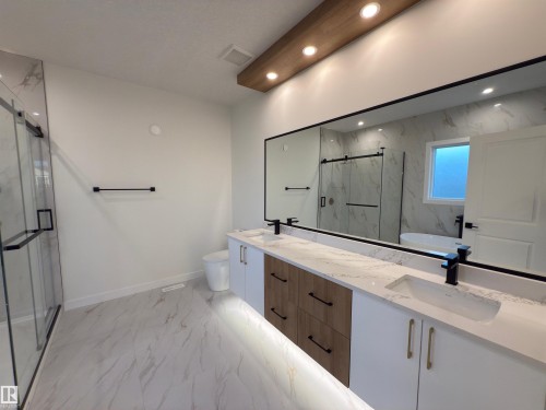 174 Caledon Crescent, Spruce Grove, AB - Indoor Photo Showing Bathroom