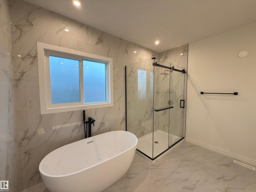 174 Caledon Crescent, Spruce Grove, AB - Indoor Photo Showing Bathroom