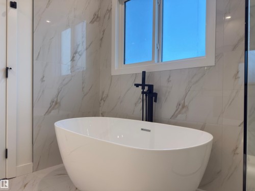 174 Caledon Crescent, Spruce Grove, AB - Indoor Photo Showing Bathroom