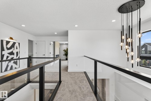 6703 Knox Crest, Edmonton, AB - Indoor Photo Showing Other Room